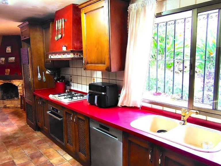 Villa for Sale in Río Real, Malaga 5