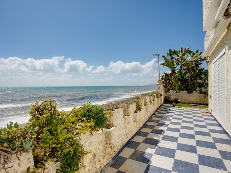 Villa for Sale in Estepona, Malaga 13