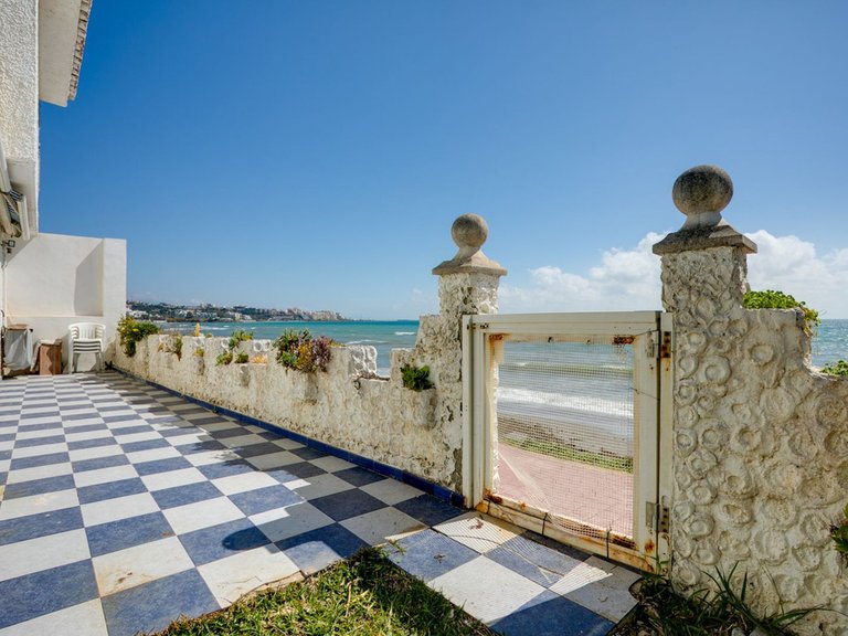 Villa for Sale in Estepona, Malaga 14