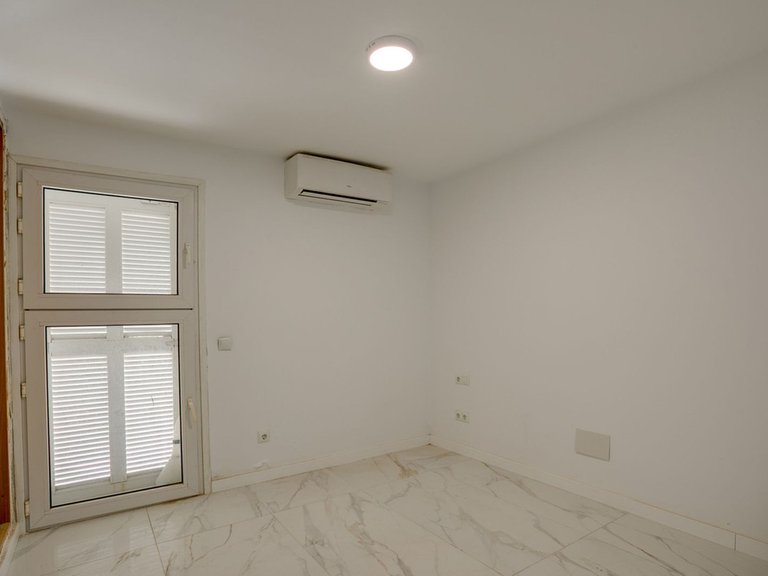 Villa for Sale in Estepona, Malaga 8