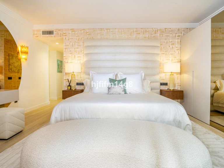 Apartment for Sale in Nueva Andalucía, Malaga 10
