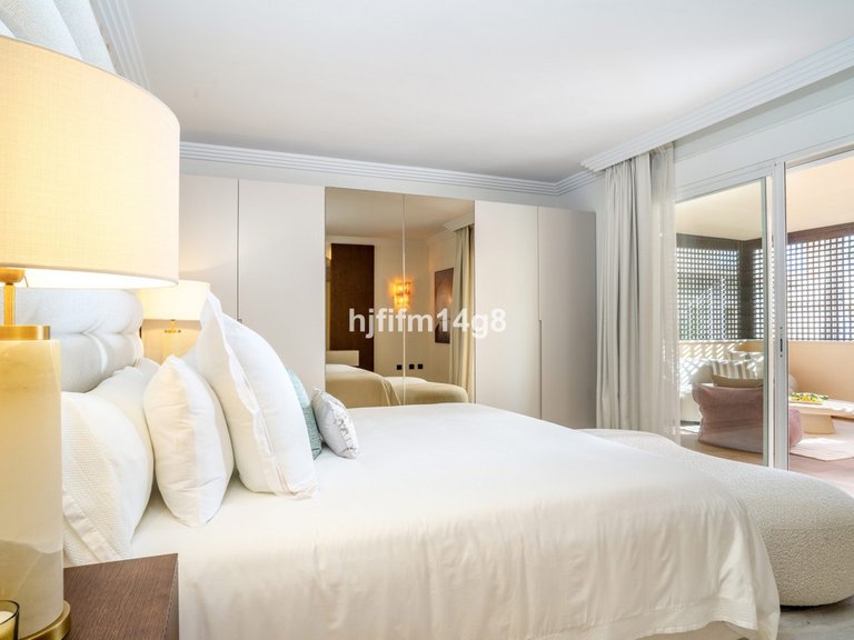 Apartment for Sale in Nueva Andalucía, Malaga 13