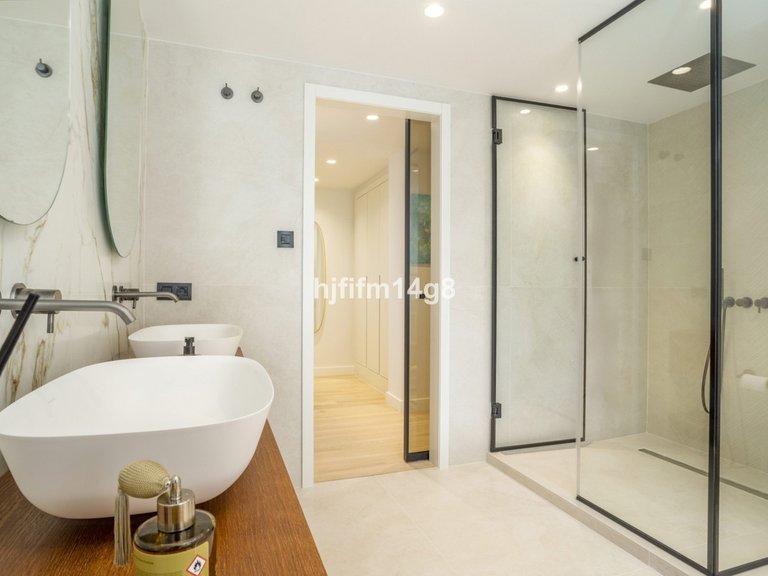 Apartment for Sale in Nueva Andalucía, Malaga 14