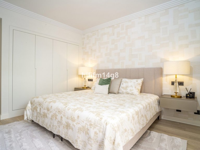 Apartment for Sale in Nueva Andalucía, Malaga 17