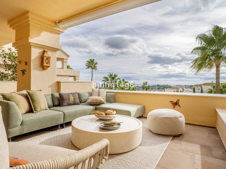 Apartment for Sale in Nueva Andalucía, Malaga 2