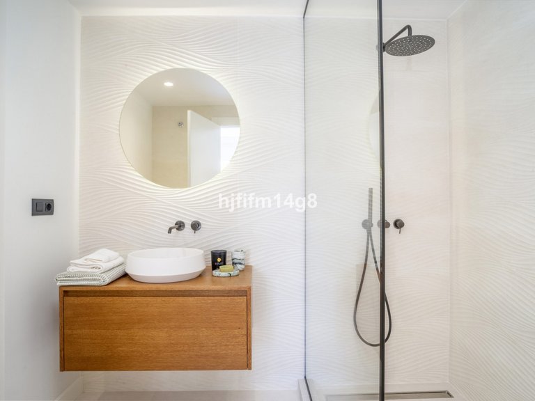 Apartment for Sale in Nueva Andalucía, Malaga 22