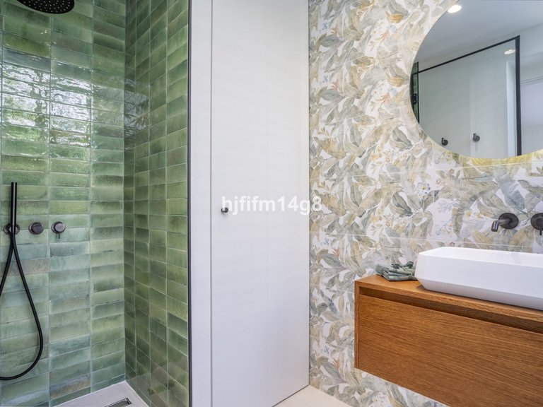 Apartment for Sale in Nueva Andalucía, Malaga 25