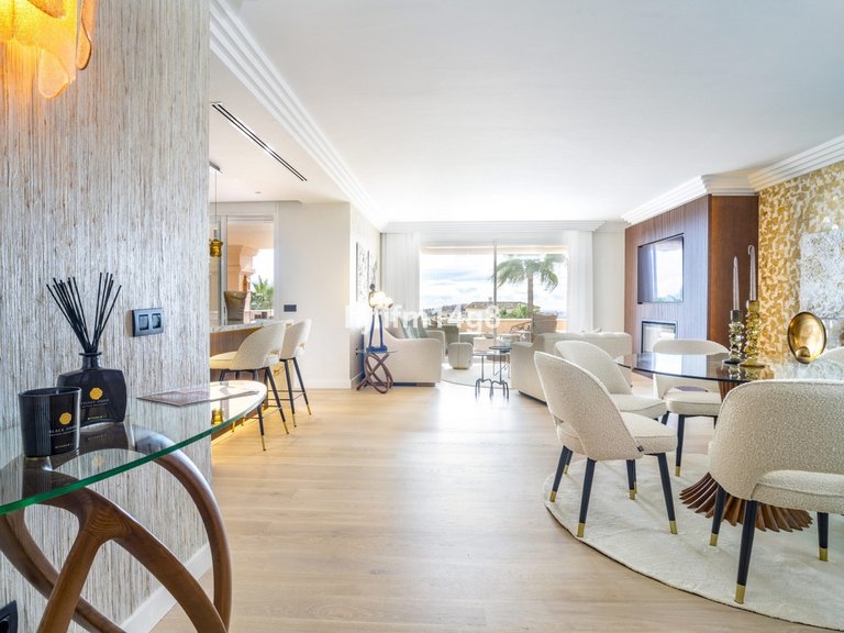 Apartment for Sale in Nueva Andalucía, Malaga 31