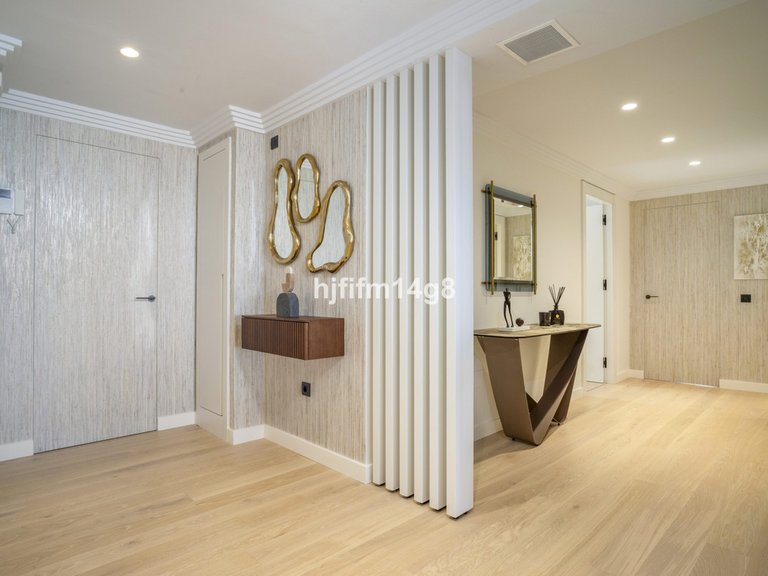 Apartment for Sale in Nueva Andalucía, Malaga 32