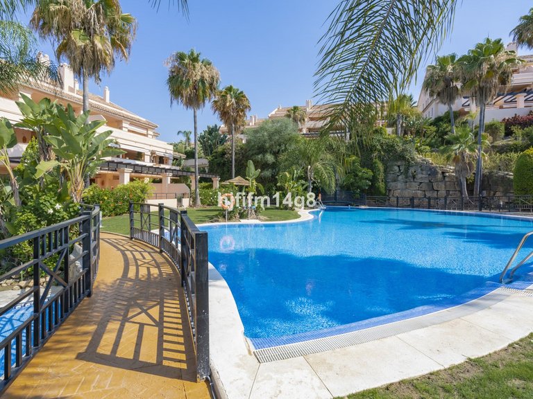 Apartment for Sale in Nueva Andalucía, Malaga 39