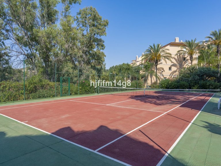 Apartment for Sale in Nueva Andalucía, Malaga 42