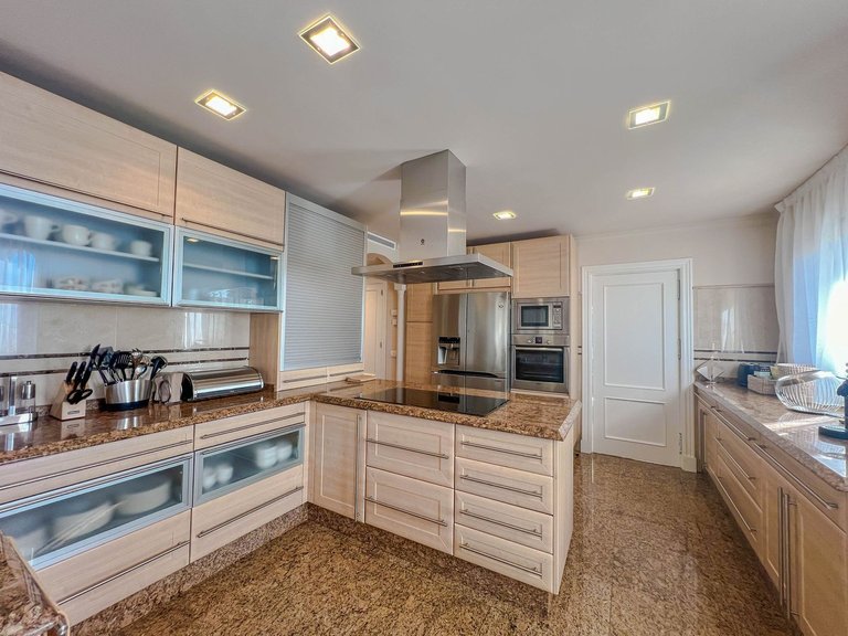 Villa for Sale in Los Flamingos, Malaga 13