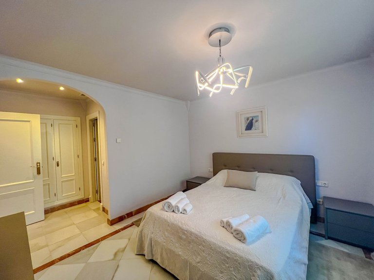 Villa for Sale in Los Flamingos, Malaga 15