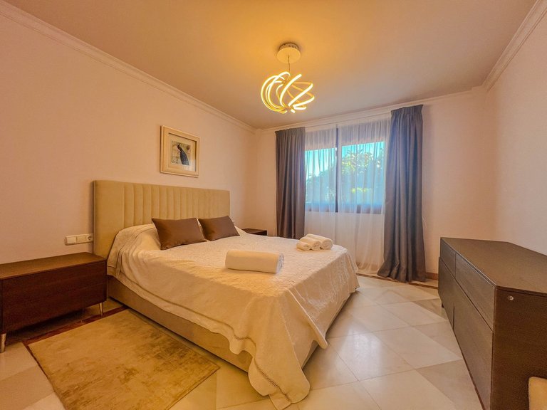 Villa for Sale in Los Flamingos, Malaga 17