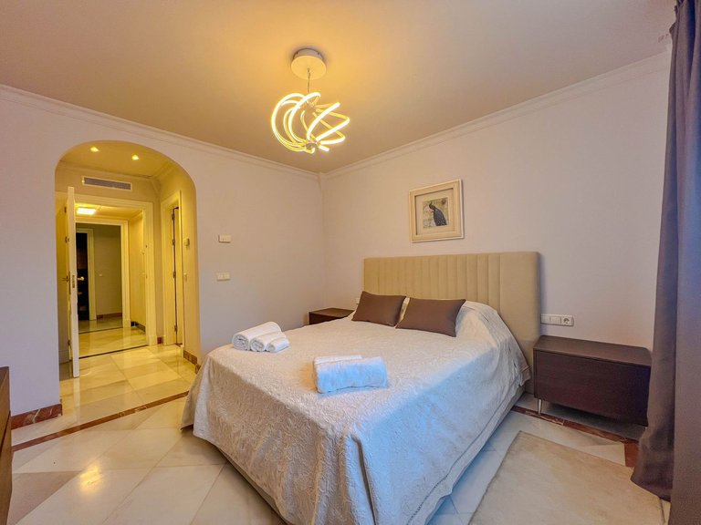 Villa for Sale in Los Flamingos, Malaga 18