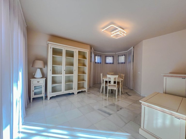 Villa for Sale in Los Flamingos, Malaga 27