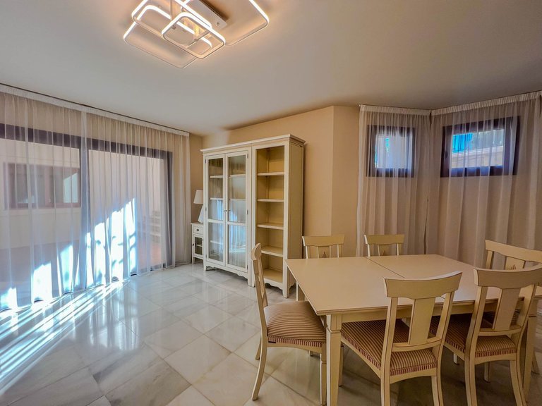 Villa for Sale in Los Flamingos, Malaga 28