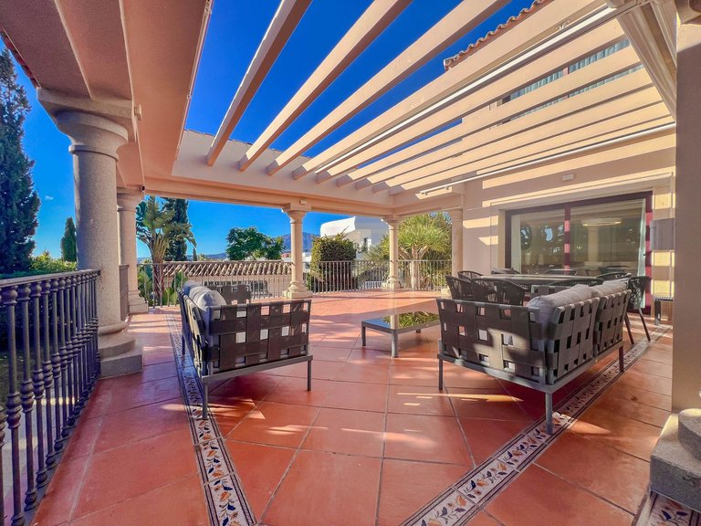 Villa for Sale in Los Flamingos, Malaga 39