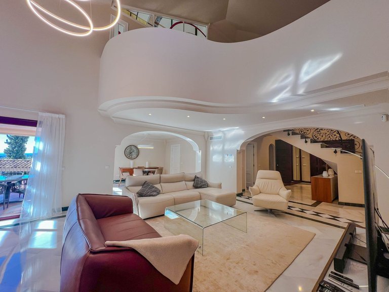 Villa for Sale in Los Flamingos, Malaga 7