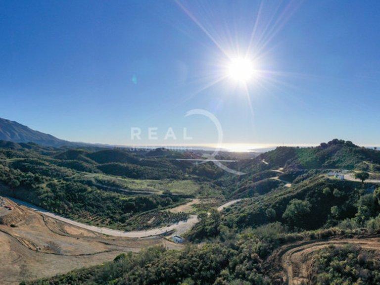 Apartment for Sale in La Quinta, Malaga 6