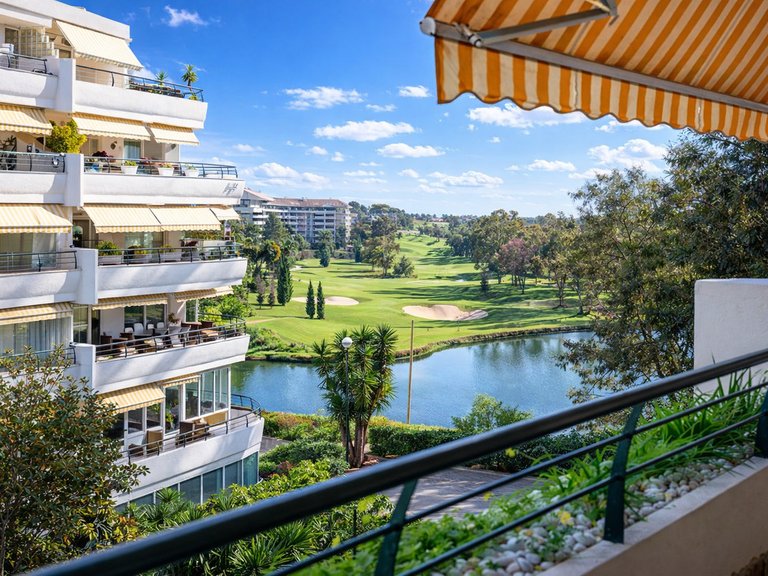 Apartment for Sale in Guadalmina Alta, Malaga 1