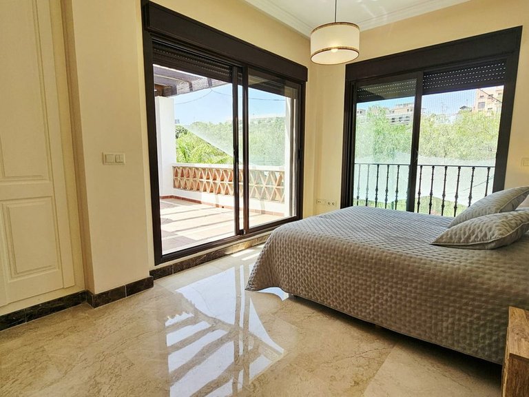 Villa for Sale in Estepona, Malaga 22