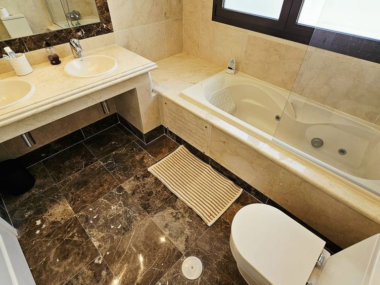 Villa for Sale in Estepona, Malaga 27