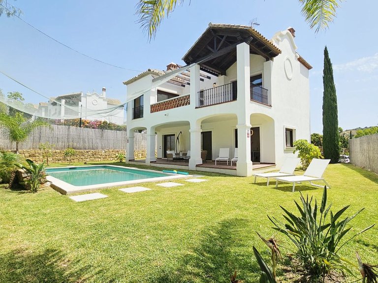 Villa for Sale in Estepona, Malaga 3