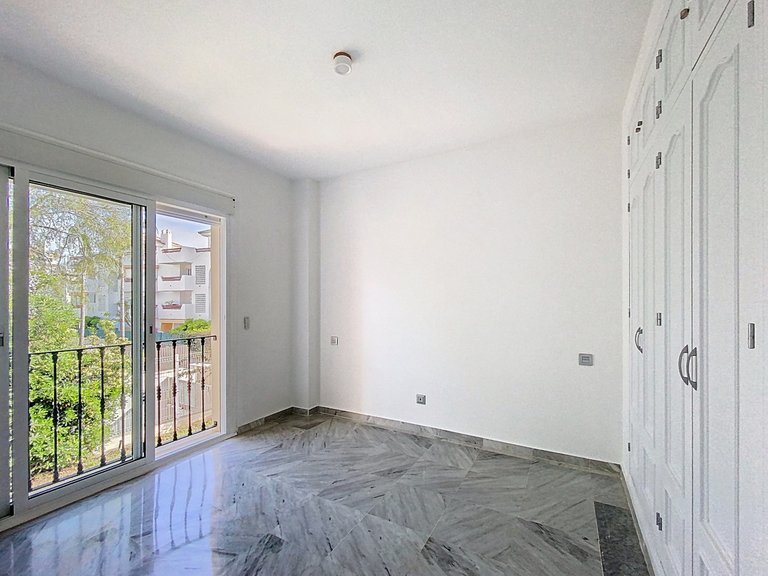 Apartment for Sale in Selwo, Malaga 37