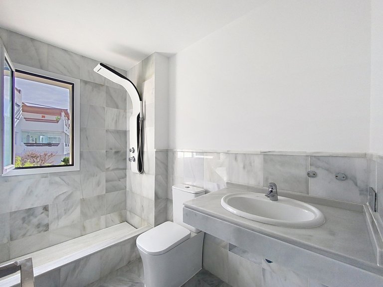 Apartment for Sale in Selwo, Malaga 41