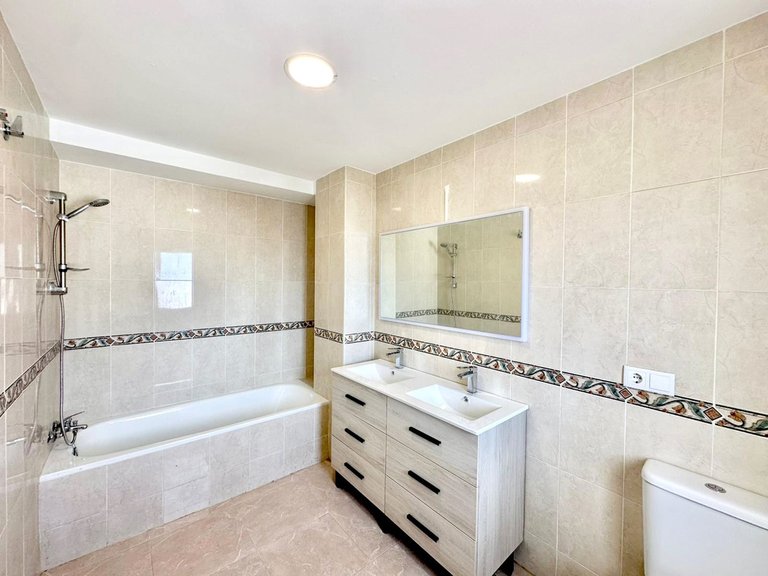 Town House for Sale in Los Boliches, Malaga 5