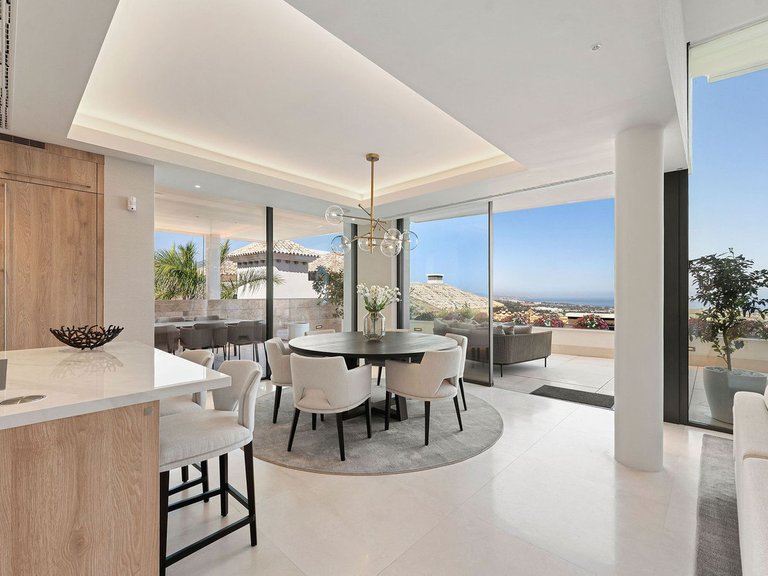 Apartment for Sale in La Quinta, Malaga 12
