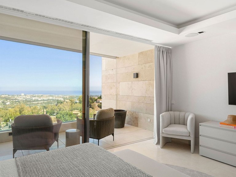 Apartment for Sale in La Quinta, Malaga 18
