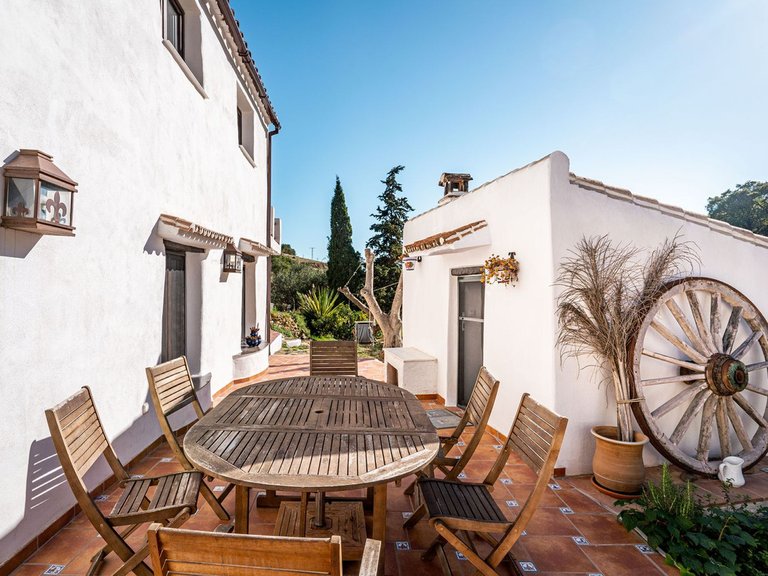 Country House for Sale in Casares, Malaga 7