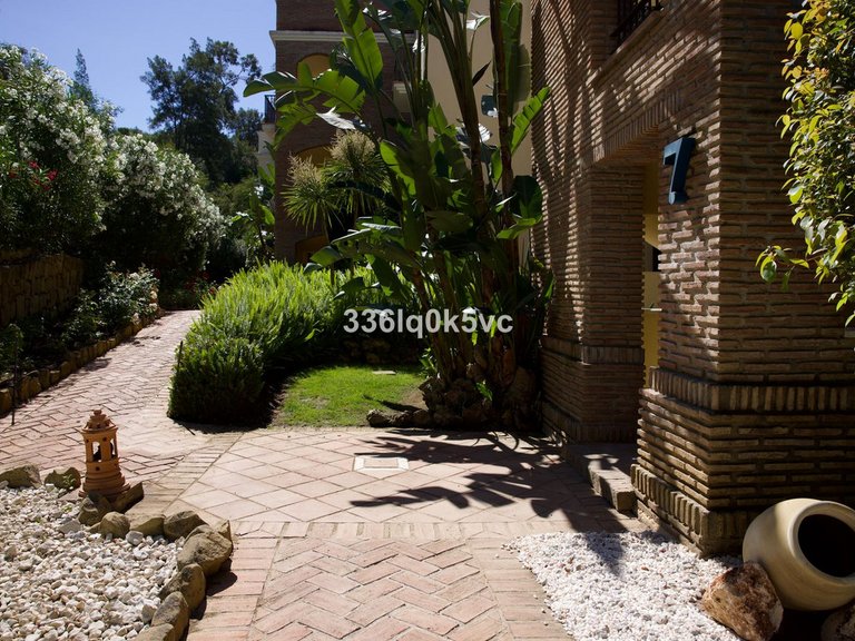 Apartment for Sale in Los Arqueros Golf, Malaga 14