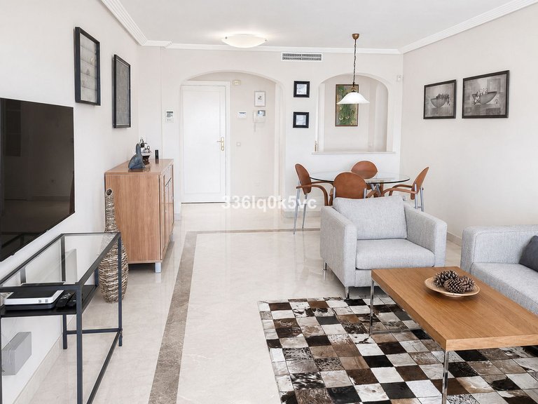 Apartment for Sale in Los Arqueros Golf, Malaga 20