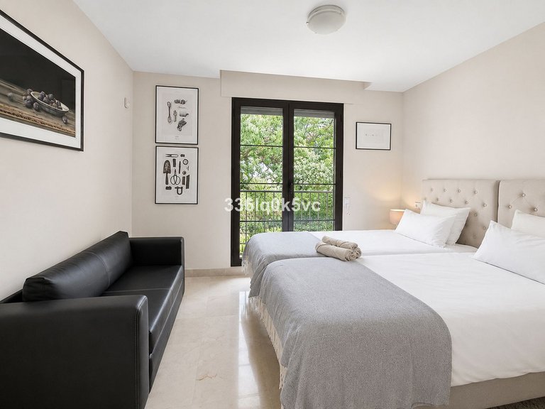 Apartment for Sale in Los Arqueros Golf, Malaga 21