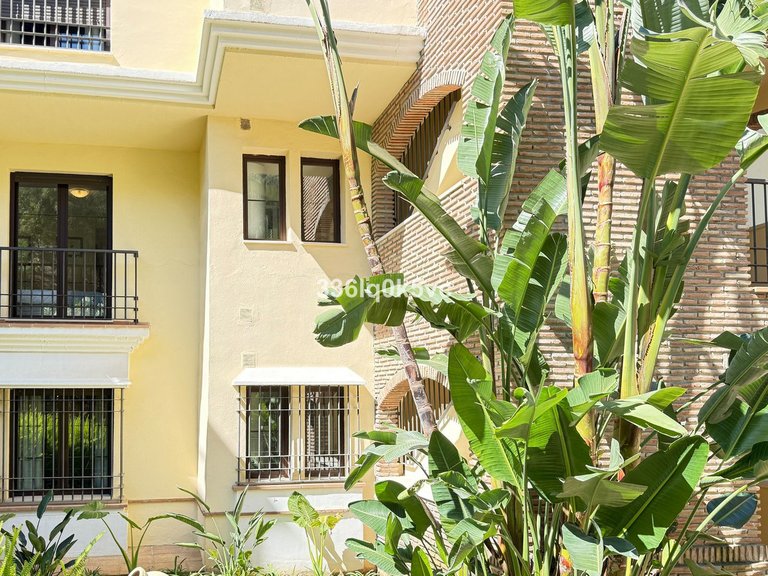 Apartment for Sale in Los Arqueros Golf, Malaga 27