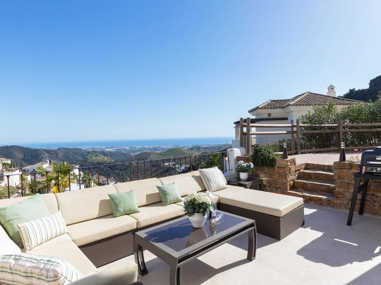 Villa for Sale in Benahavís, Malaga 1