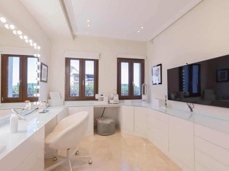 Villa for Sale in Benahavís, Malaga 29