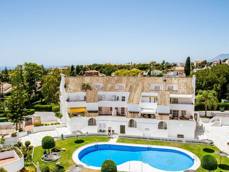 Apartment for Sale in Nueva Andalucía, Malaga 23