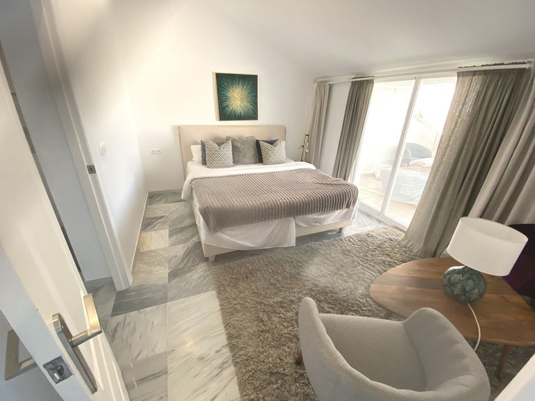 Apartment for Sale in Nueva Andalucía, Malaga 25