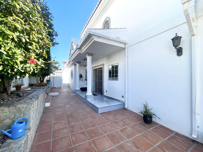 Villa for Sale in El Chaparral, Malaga 10