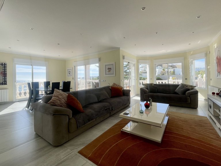 Villa for Sale in El Chaparral, Malaga 14