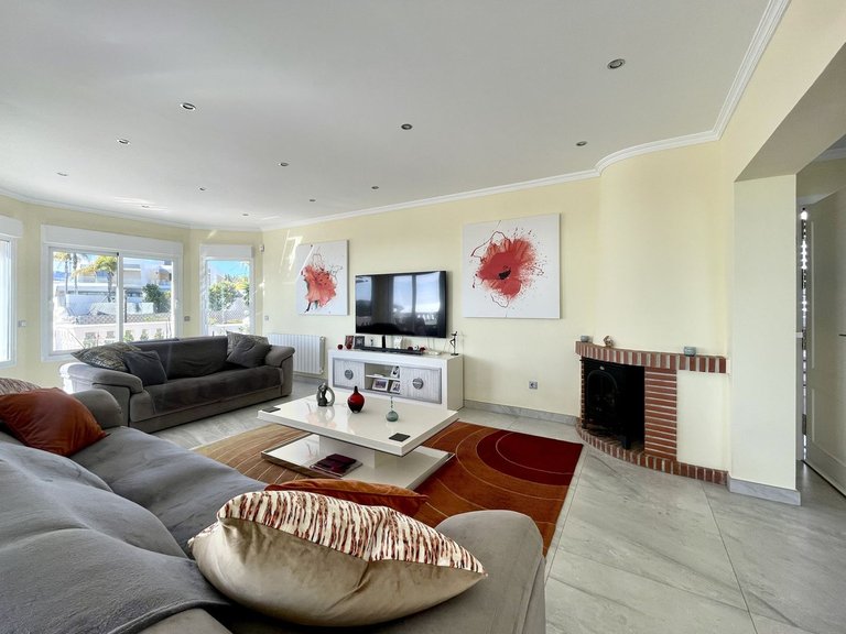 Villa for Sale in El Chaparral, Malaga 15