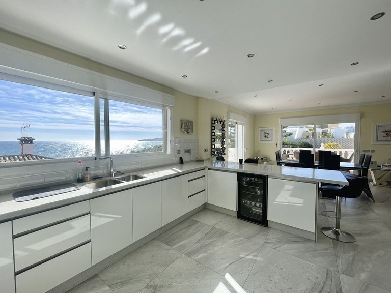 Villa for Sale in El Chaparral, Malaga 18