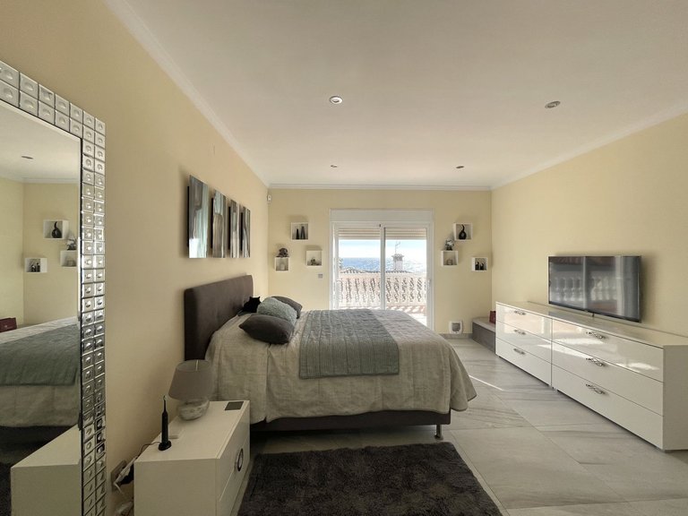 Villa for Sale in El Chaparral, Malaga 26