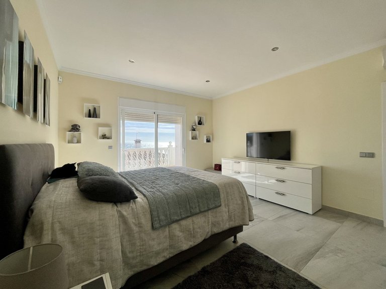 Villa for Sale in El Chaparral, Malaga 27
