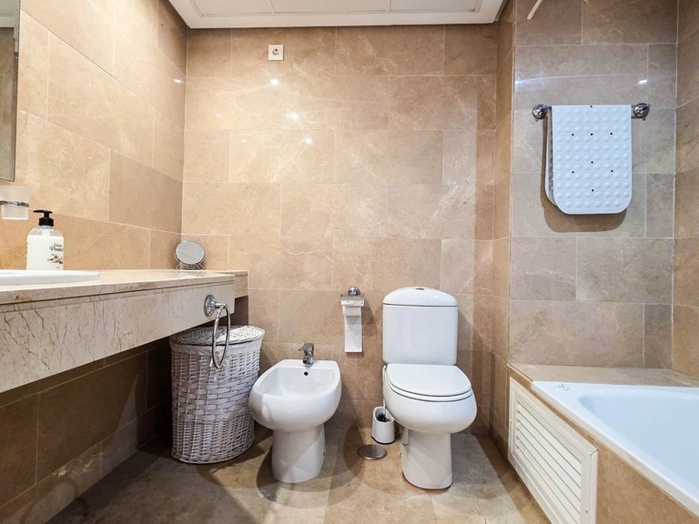 Apartment for Sale in La Duquesa, Malaga 5
