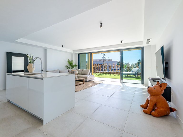 Villa for Sale in El Chaparral, Malaga 6